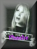 phoebebutton.jpg (5603 octets)